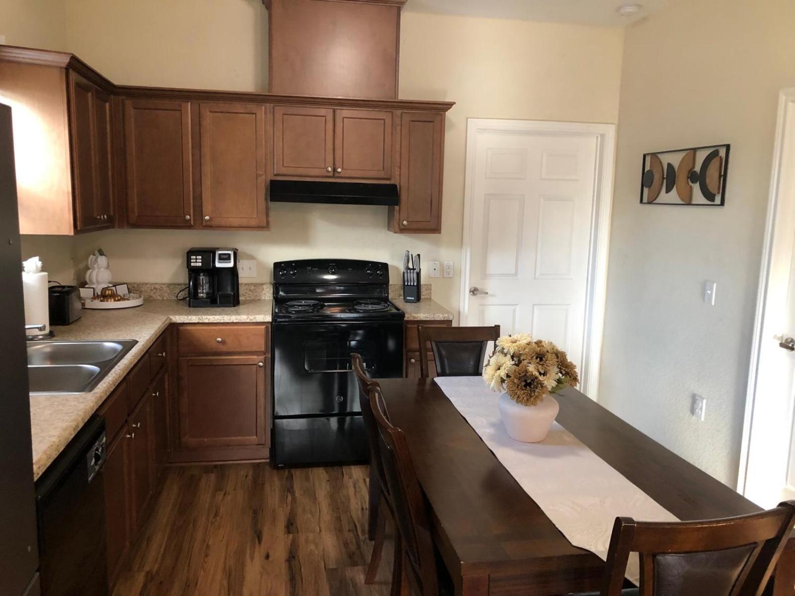 Spacious Villa Close To The Beach, 10 Sleeps 加尔维斯敦 外观 照片
